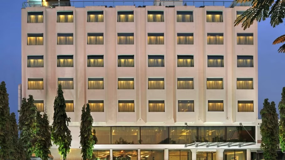 Marasa Sarovar Portico