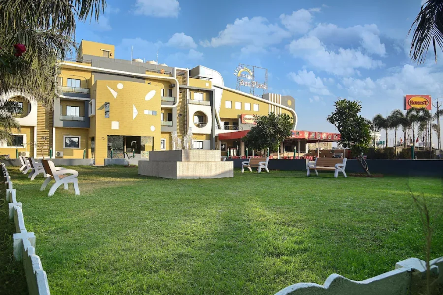 Sun Plaza Inn, Somnath