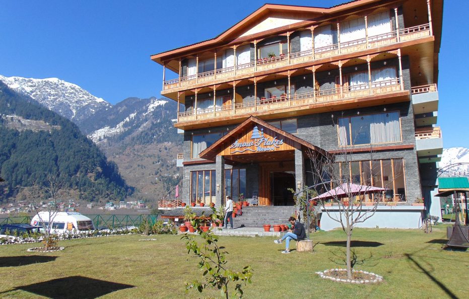 Snowflakes Resort and Spa