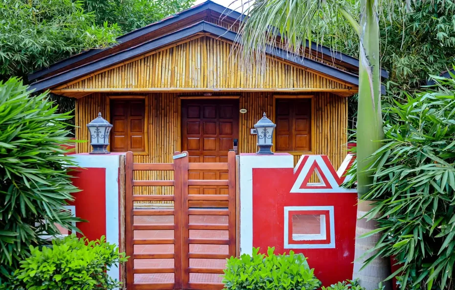 Sun Suite / Bamboo Cottage / Mud Cottage / Wooden Cottage
