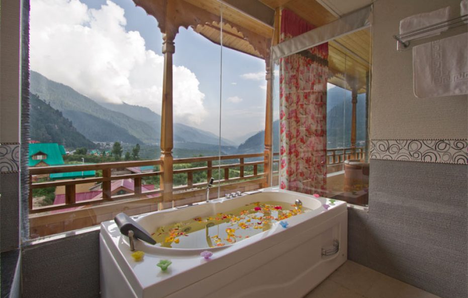 Honeymoon Suite with Jacuzzi – Mountain View