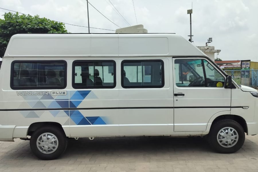 TATA WINGER 9 Seat