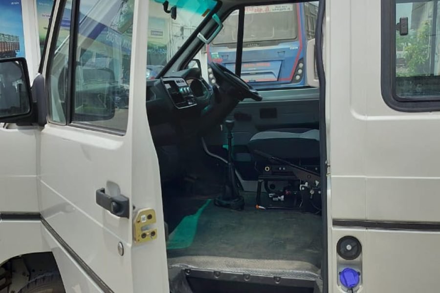 TATA WINGER 9 Seat