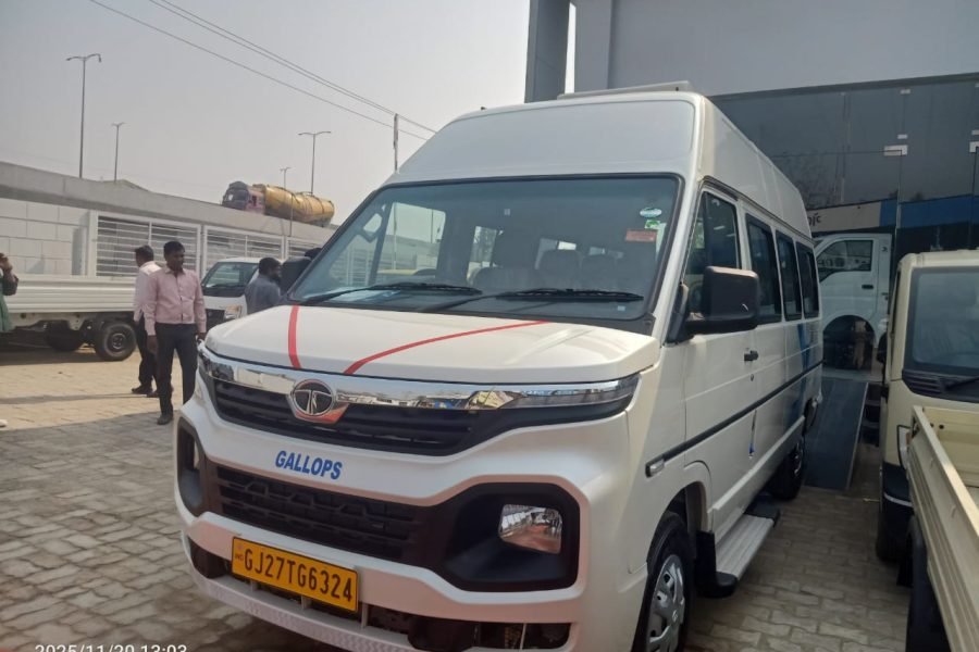 TATA WINGER 9 Seat